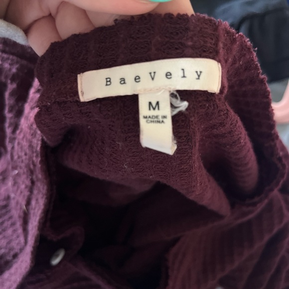 Deep Wine Ribbed Button-Up Cardigan - Picture 3 of 4